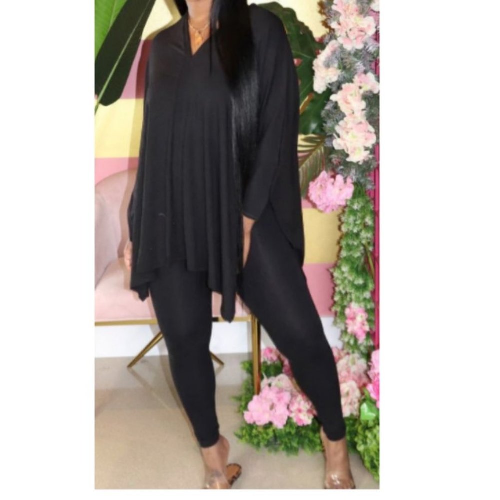 Two Piece Leggings with Oversized Pullover Medium - Picture 6 of 7